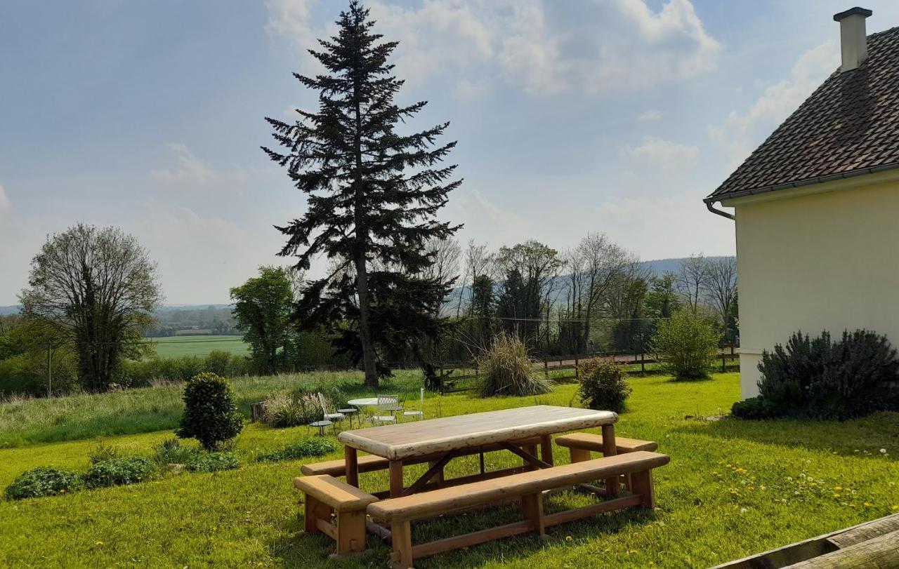 Gite Cottage Chaleureux En Pleine Campagne Vue Sur Les Monts Et Forets Et Le Chateau De Carrouges Kültér fotó